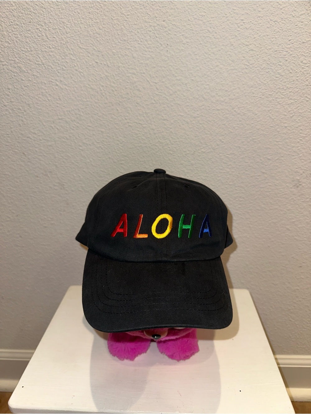 NWT ALOHA COLLECTION HAT COLORS AND BLACK